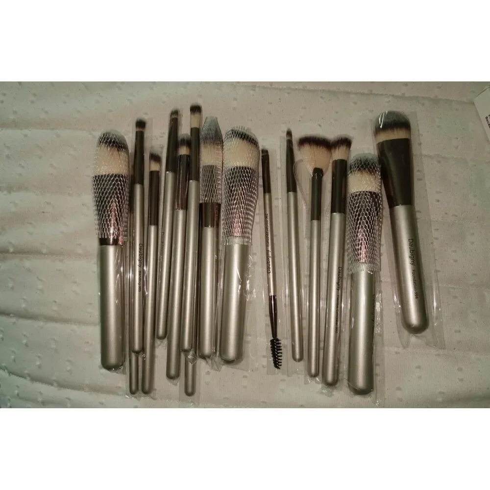 Daubigny 16Pieces Gold Complete Premium Synthetic Professional Makeup Brushes
